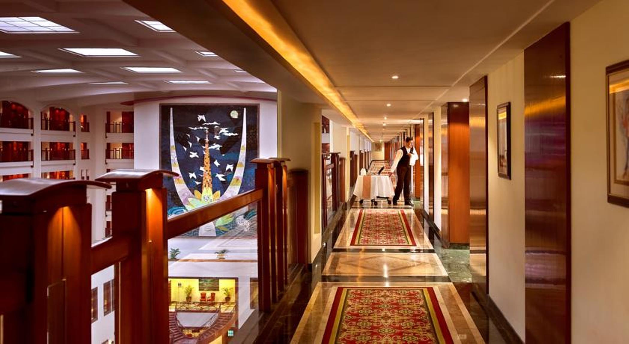 Hotel The Lalit Bombaj Exteriér fotografie Interior of the hotel
