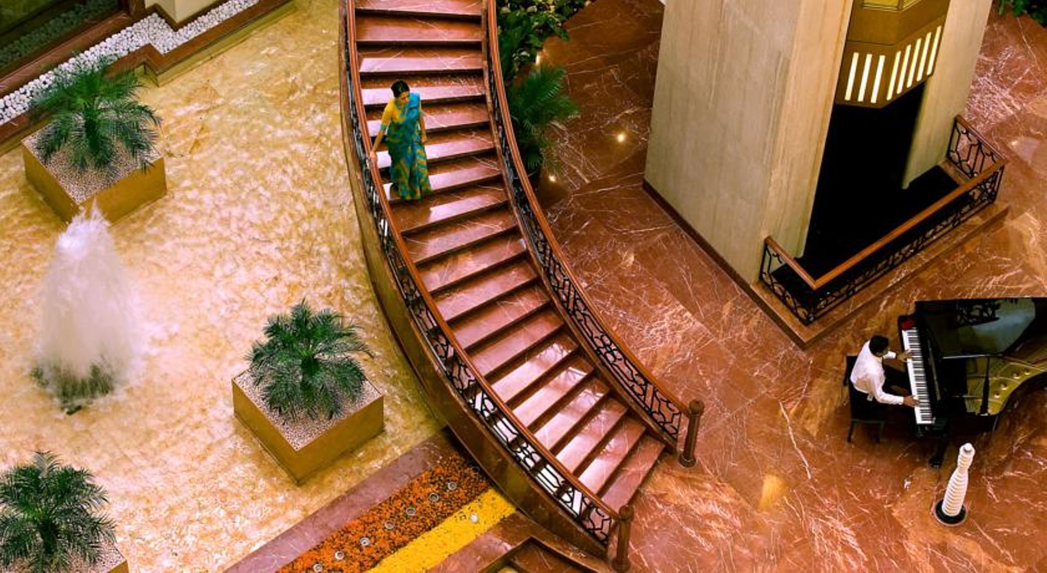 Hotel The Lalit Bombaj Exteriér fotografie The Taj Mahal Palace, Mumbai