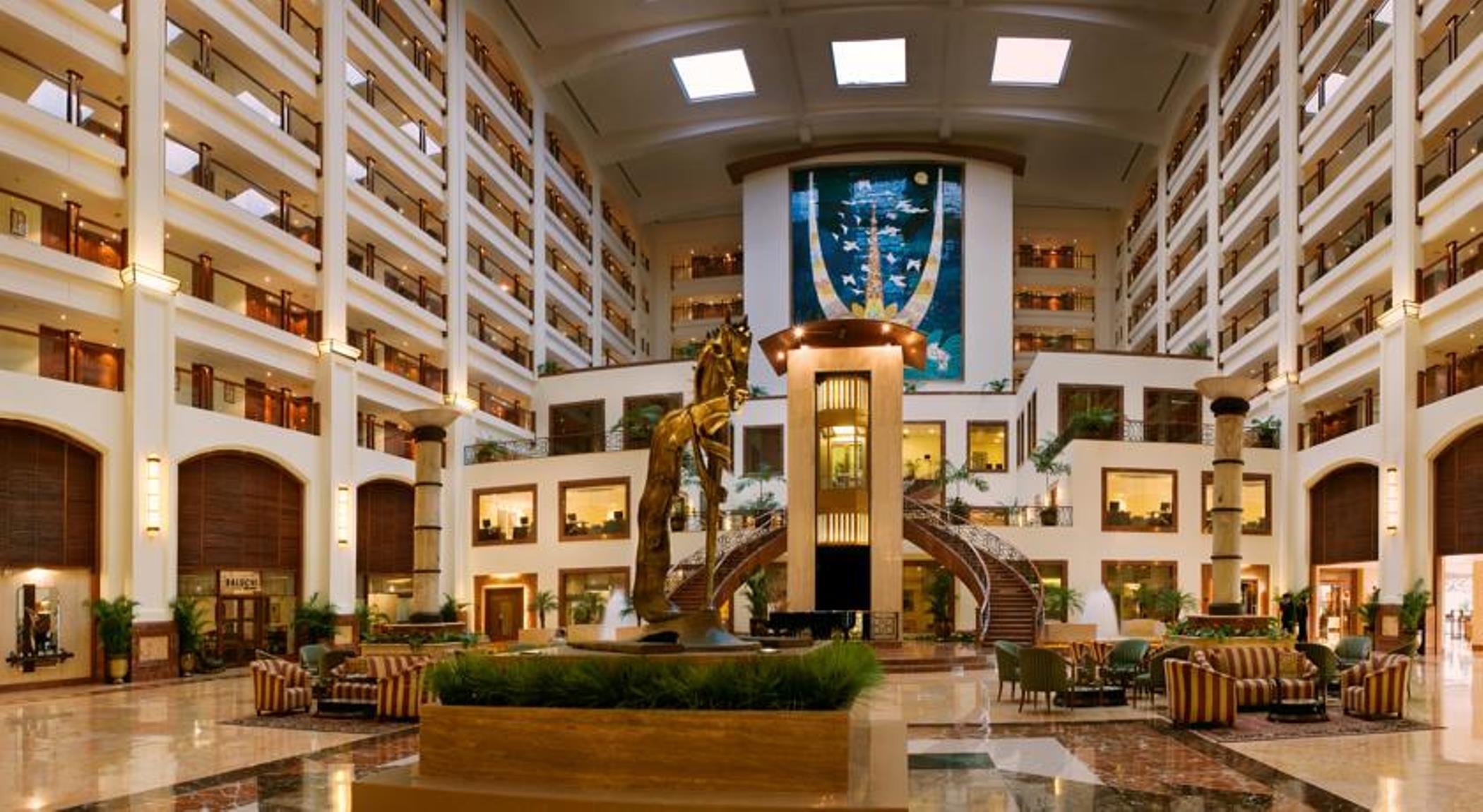 Hotel The Lalit Bombaj Exteriér fotografie The interior of the hotel