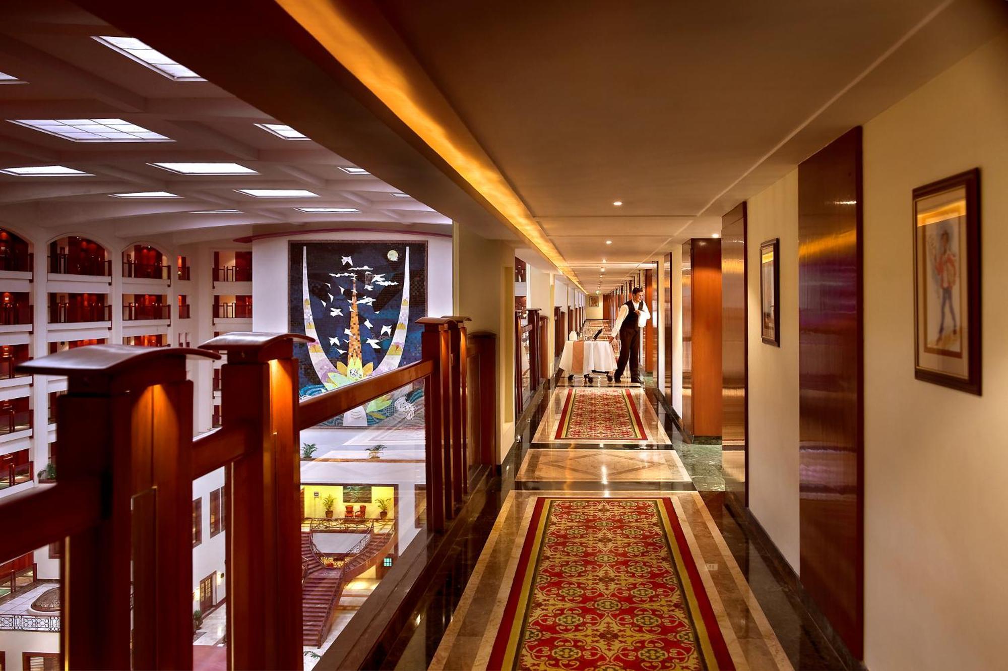 Hotel The Lalit Bombaj Exteriér fotografie The Oberoi, Mumbai