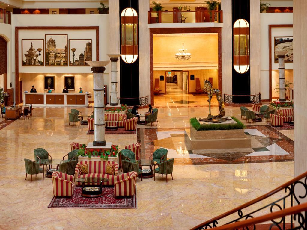 Hotel The Lalit Bombaj Exteriér fotografie Lobby